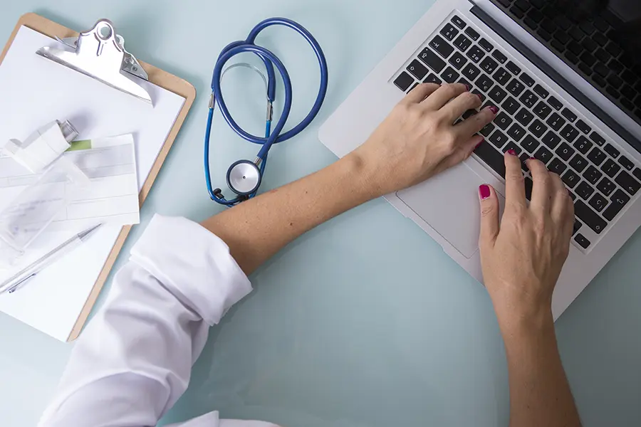 Os Melhores Softwares para Clínicas e Consultórios em 2025